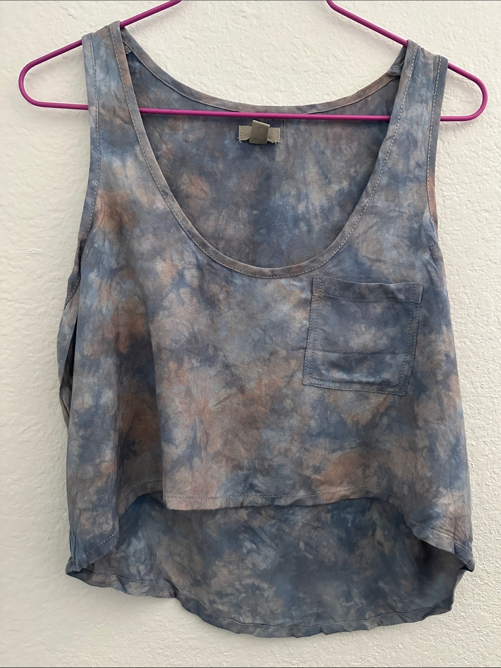 Ecote Tie-Dye Scoop Neck Crop Top in Blue and Brown